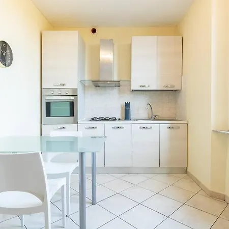 -villa Emily- Parking, Garden & Wi-fi Apartment Pisa