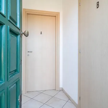 -villa Emily- Parking, Garden & Wi-fi Apartment *